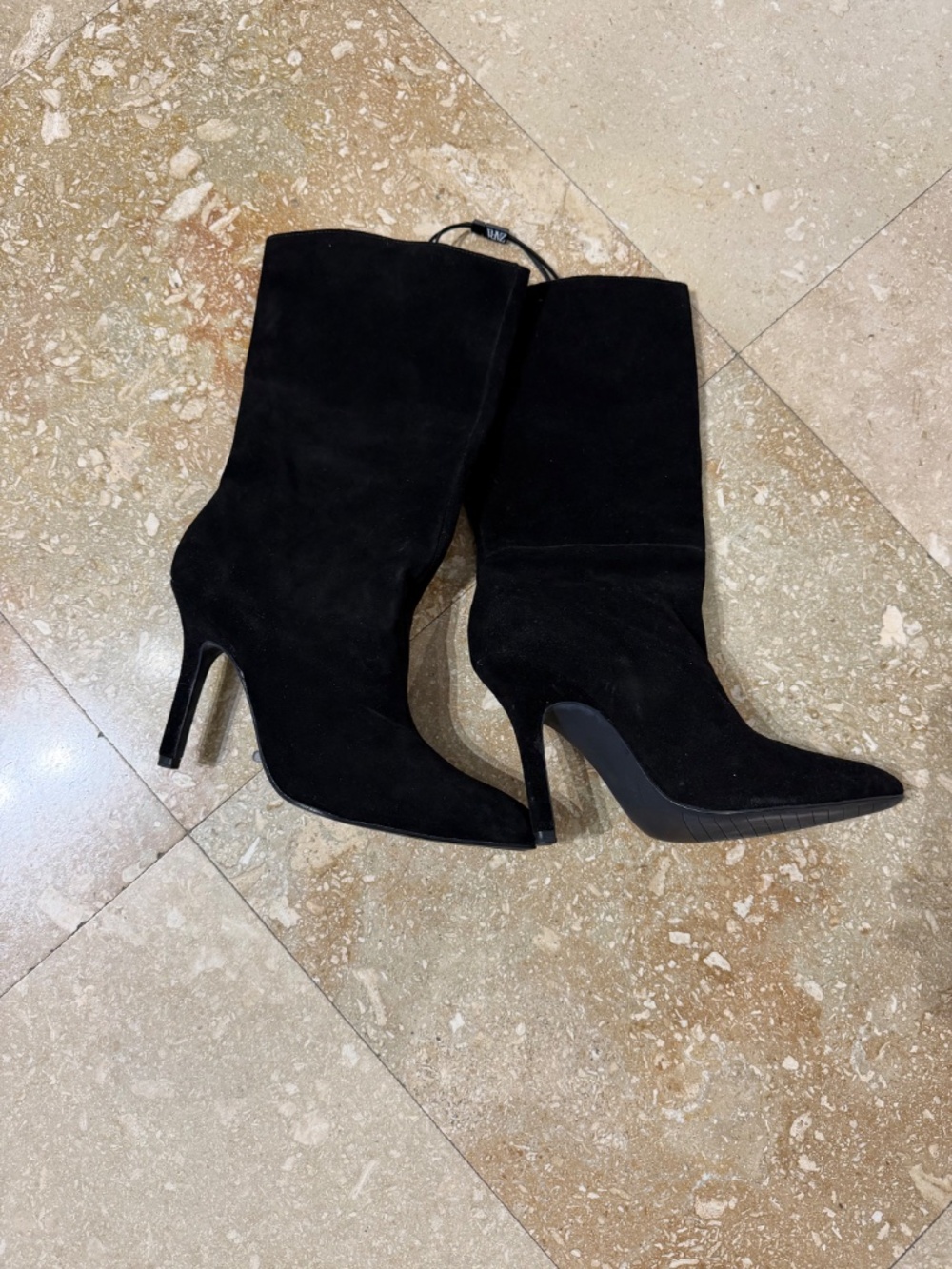 Boot - Picture 2 of 4